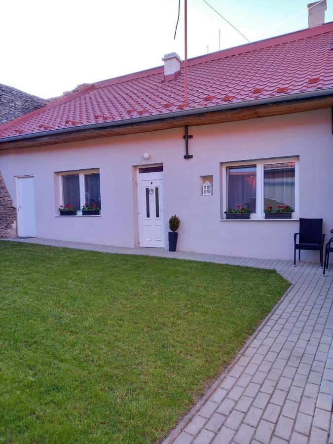 Villa Monica Kralovsky Chlmec Exteriör bild